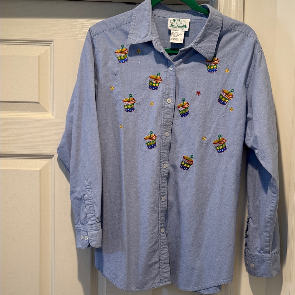 Quaker Factory Denim Summer Patchwork Beach Fun Soft Embroidered Button Down L